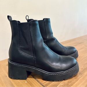 Madden Girl Chelsea Tianna boot, size 10